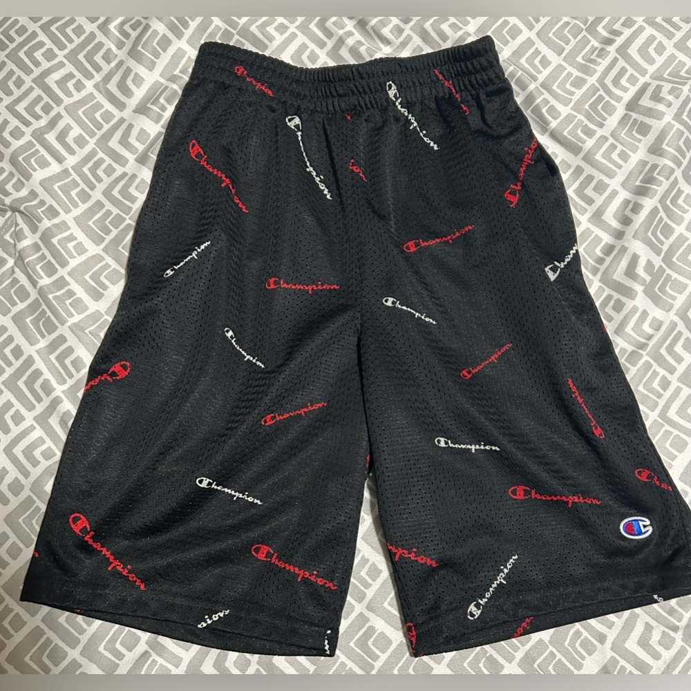 Boys Black Champion Authentic Athletic Wear shorts w/ pockets- size L